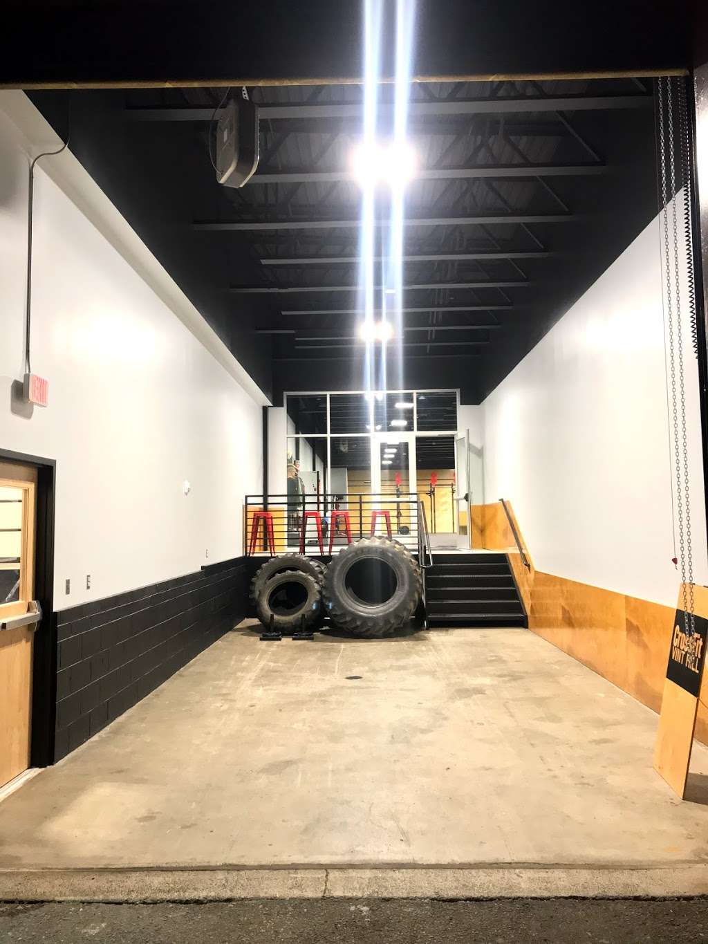 CrossFit Vint Hill | 7142 Farm Station Road, Warrenton, VA 20187, USA | Phone: (540) 692-0113