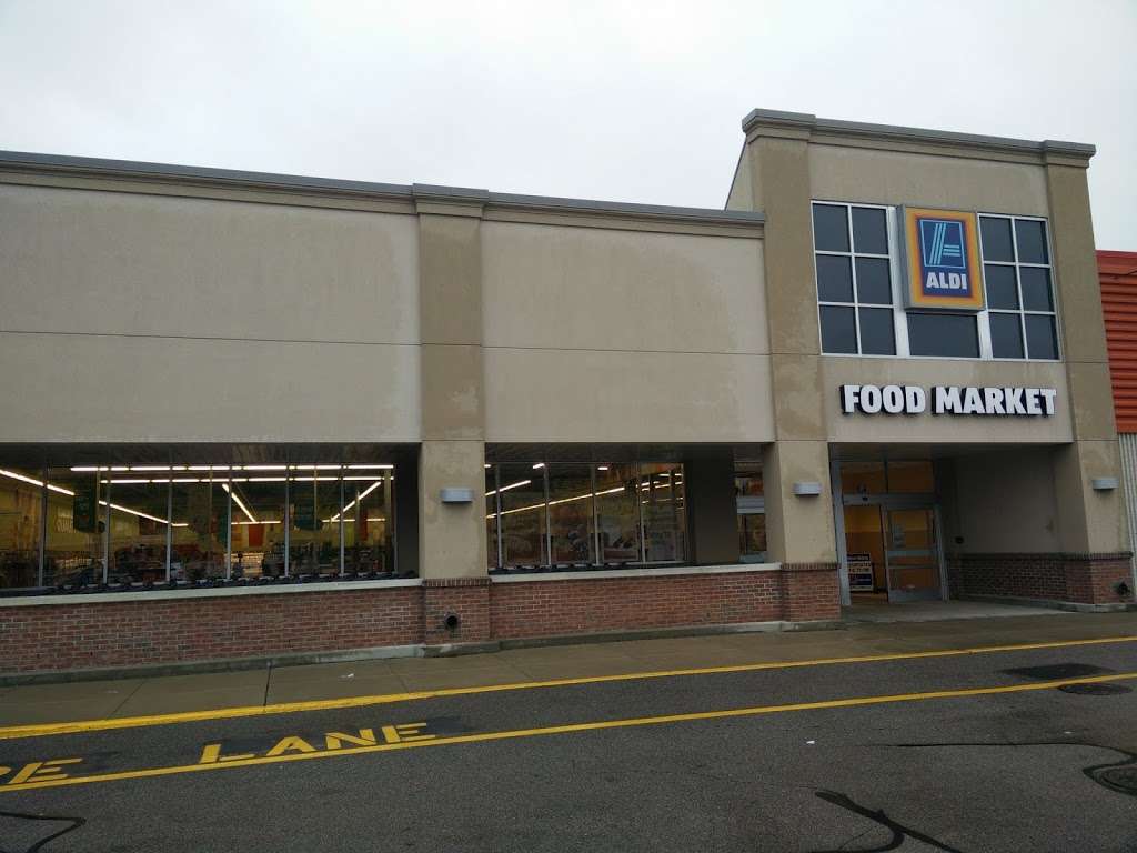 ALDI | 600 S St E, Raynham, MA 02767, USA | Phone: (855) 955-2534