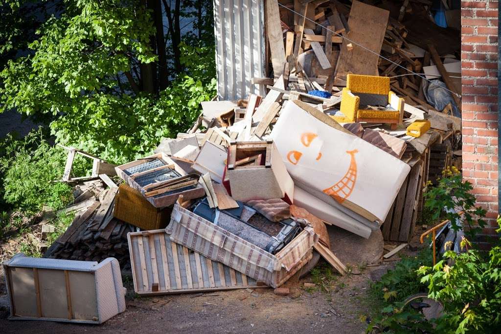 Best Junk Removal Services | 585 Euclid Ave, West Hempstead, NY 11552 | Phone: (855) 226-7426