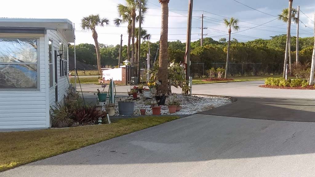 Twin Palms Mobile Home Park | 301 N Galloway Rd, Lakeland, FL 33815, USA | Phone: (863) 686-8404