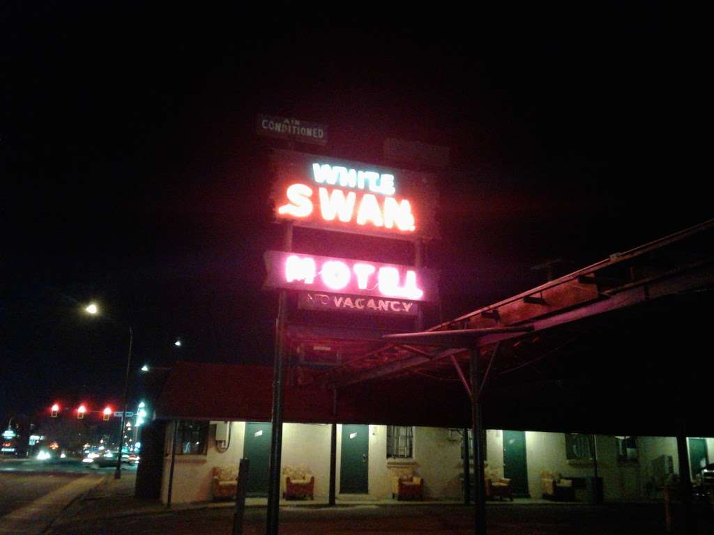 White Swan Motel | 6060 W Colfax Ave, Lakewood, CO 80214, USA | Phone: (303) 238-1351