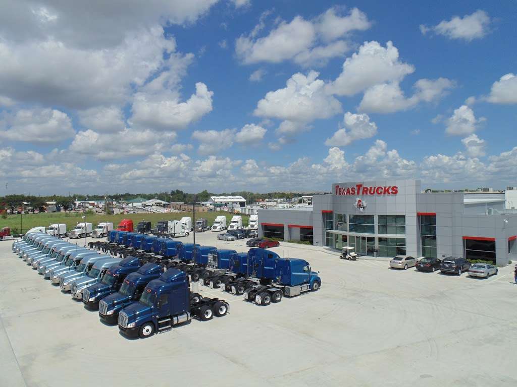 Texas Trucks | 9343 North Loop East, Houston, TX 77029, USA | Phone: (713) 675-8585