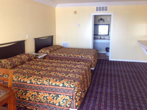 Sea Shell Inn Motel - Corpus Christi Beach | 202 Kleberg Pl, Corpus Christi, TX 78402, USA | Phone: (361) 888-5391