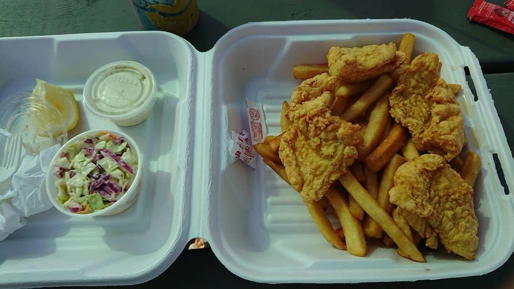 Green Harbor Lobster Pound Inc | 131 Beach St, Green Harbor, MA 02041 | Phone: (781) 834-4571