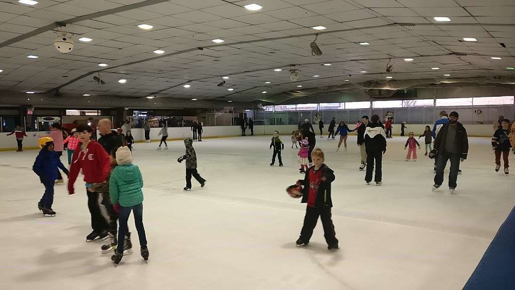 Fairfax Ice Arena | 3779 Pickett Road, Fairfax, VA 22031, USA | Phone: (703) 323-1132