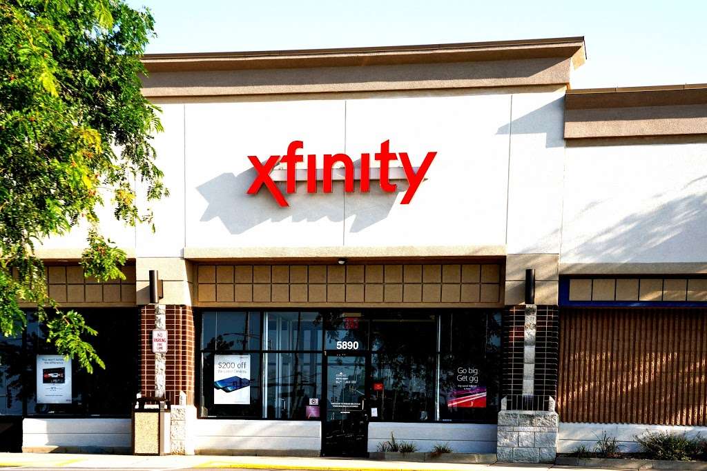Xfinity Store by Comcast | 5890 Northwest Hwy, Crystal Lake, IL 60014, USA | Phone: (800) 934-6489