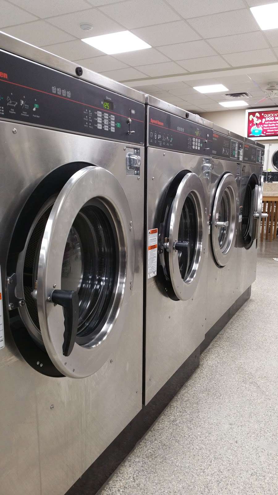 E-Z Clean Laundry Center | 173 Broadway, Taunton, MA 02780, USA | Phone: (508) 824-6483