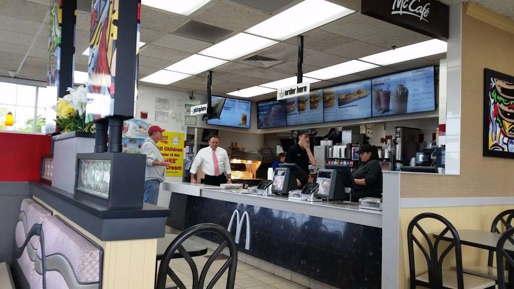 McDonalds | 131 Sunrise Hwy, West Islip, NY 11795, USA | Phone: (631) 661-2800