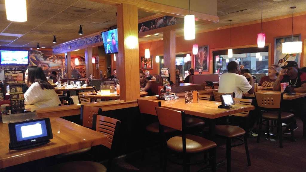 Applebees Grill + Bar | 230 Arteva Dr, Lakeland, FL 33809, USA | Phone: (863) 853-8400