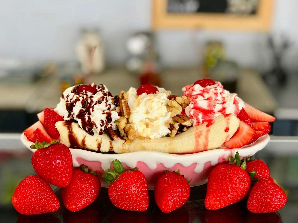 The Neighborhood Scoop | 2106 Strawberry Rd, Pasadena, TX 77502, USA | Phone: (832) 834-3842