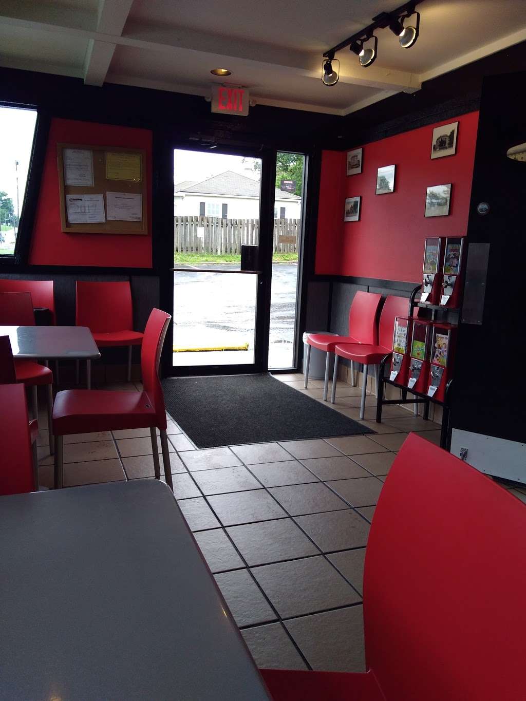 Pizza Hut | 1004 E Main St, Richmond, MO 64085, USA | Phone: (816) 776-2206