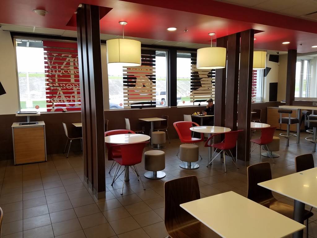 McDonalds | 8651 South Fwy, Fort Worth, TX 76140, USA | Phone: (817) 293-1672