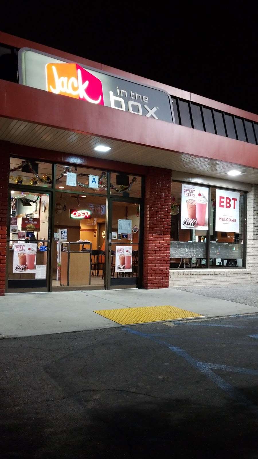 Jack in the Box | 5747 Lakewood Blvd, Lakewood, CA 90712 | Phone: (562) 602-1100