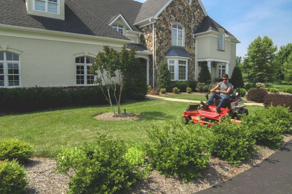 Estate Lawn Services | 1702, 17300 Raven Rocks Rd, Bluemont, VA 20135, USA | Phone: (571) 420-5947