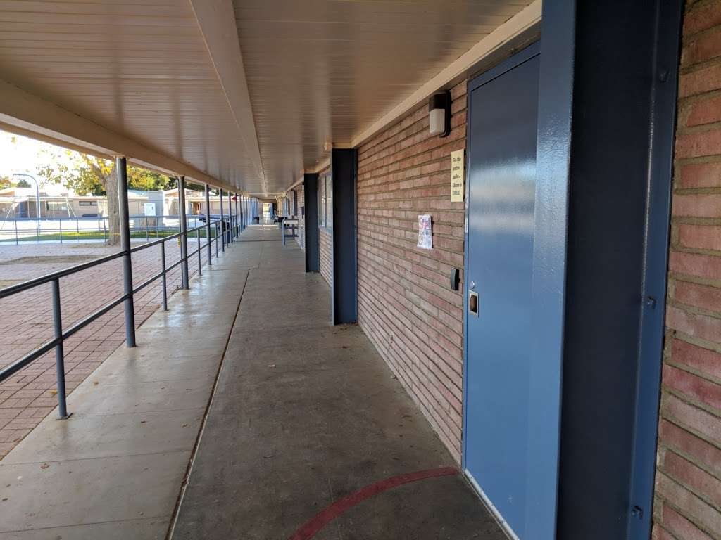 Del Sur Elementary School | 9023 W Avenue H, Lancaster, CA 93536, USA | Phone: (661) 942-0488