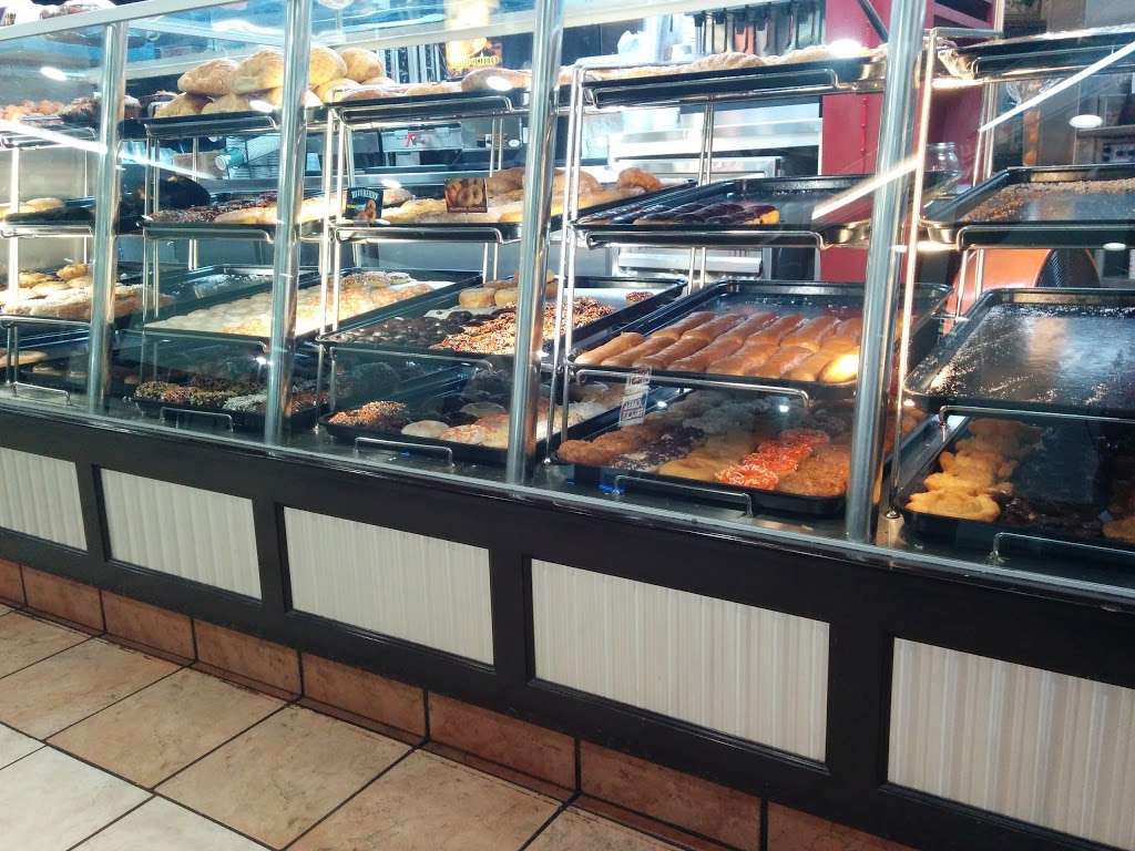 Yum Yum Donuts | 932 W Highland Ave, San Bernardino, CA 92405, USA | Phone: (909) 882-9269