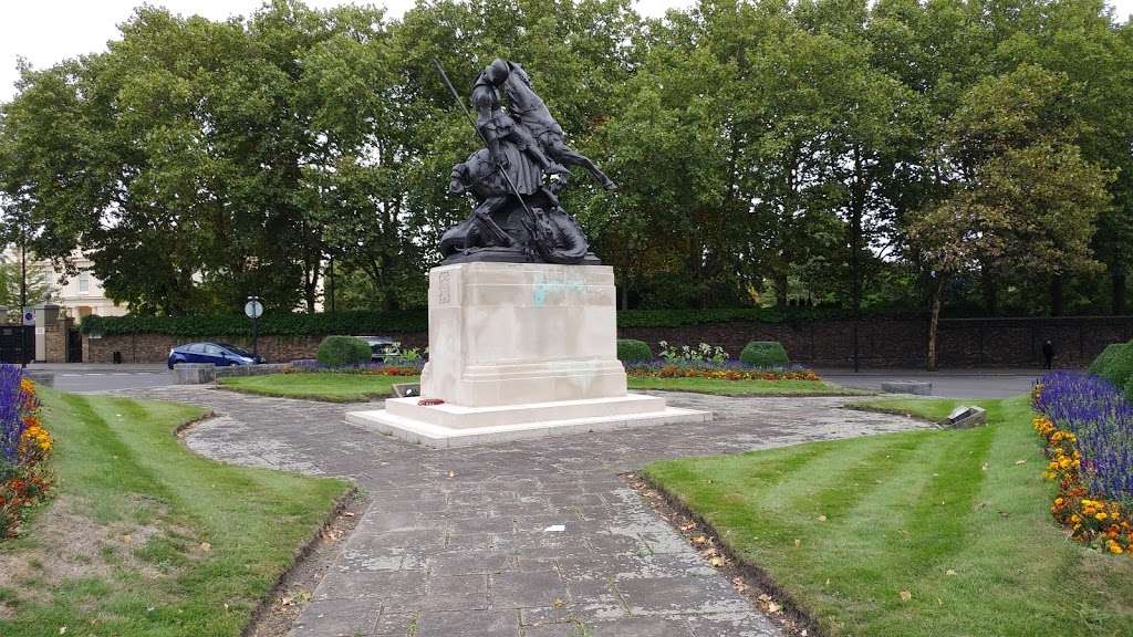 St Georges Statue | 151A Park Rd, London NW8 7HT, UK