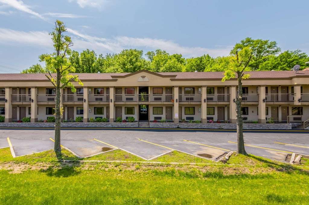 Econo Lodge | 611 Fellowship Rd, Mt Laurel Township, NJ 08054, USA | Phone: (856) 722-1919