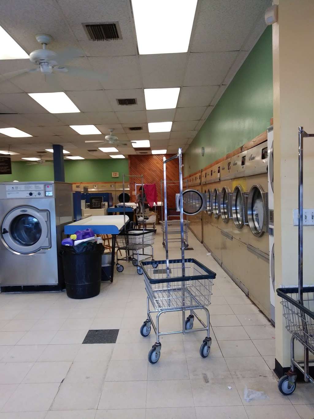 Kirkwood Washateria & Dry Cleaner | 1900 S Kirkwood Rd Ste D, Houston, TX 77077, USA | Phone: (281) 531-7479