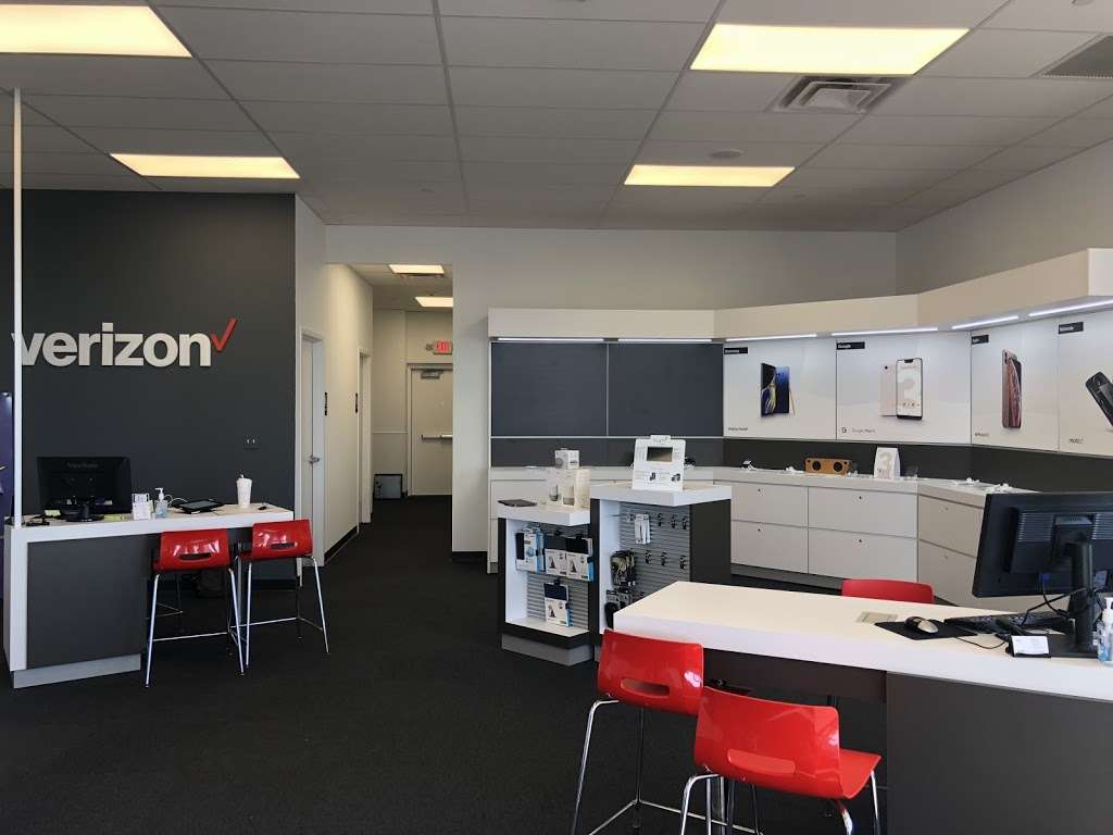 Verizon Authorized Retailer, TCC | 395 S Weber Rd, Romeoville, IL 60446, USA | Phone: (815) 834-8000