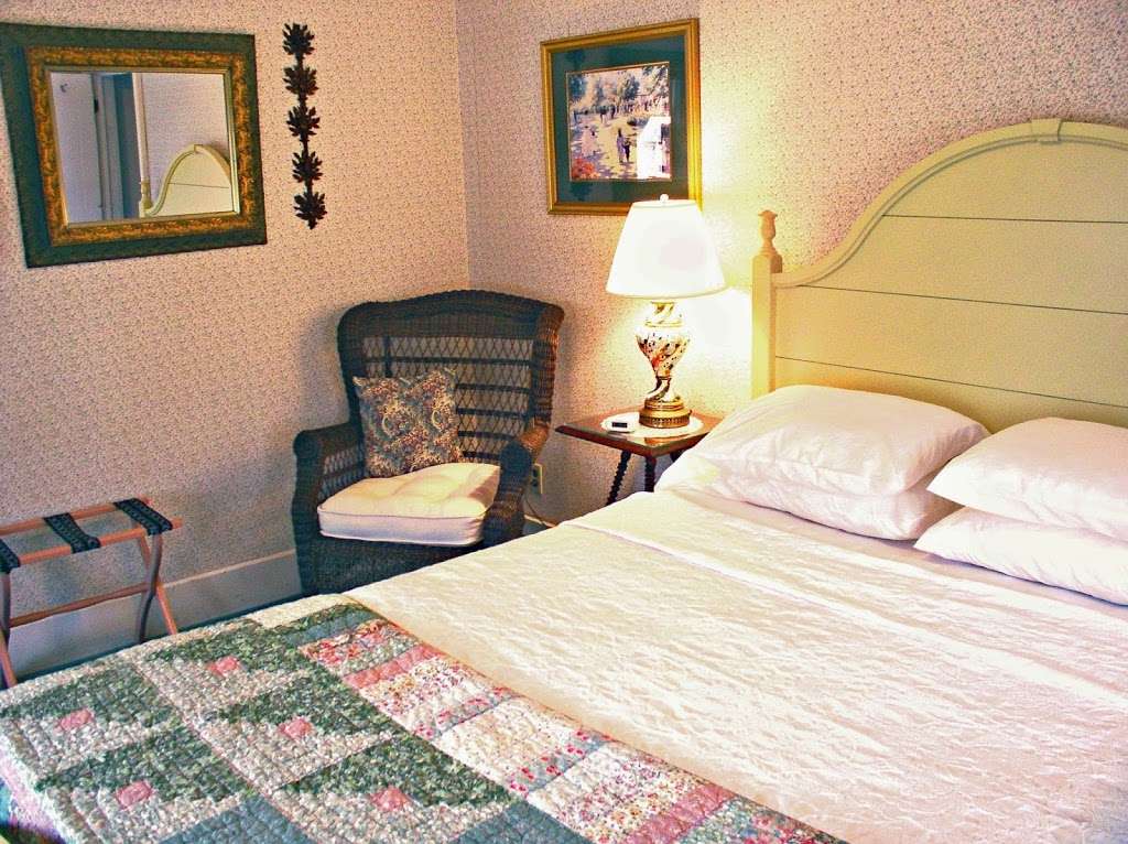 1870 Roebling Inn on the Delaware | 155 Scenic Dr, Lackawaxen, PA 18435, USA | Phone: (570) 685-7900