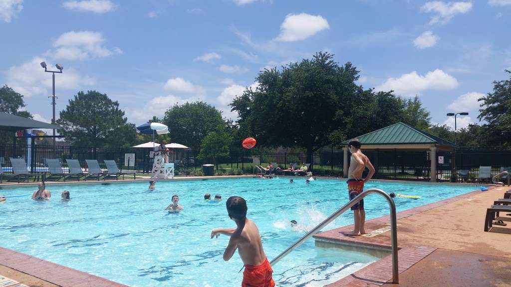 Brittany Lakes park & pool | 2112 Brittany Lakes Dr, League City, TX 77573 | Phone: (281) 343-9178