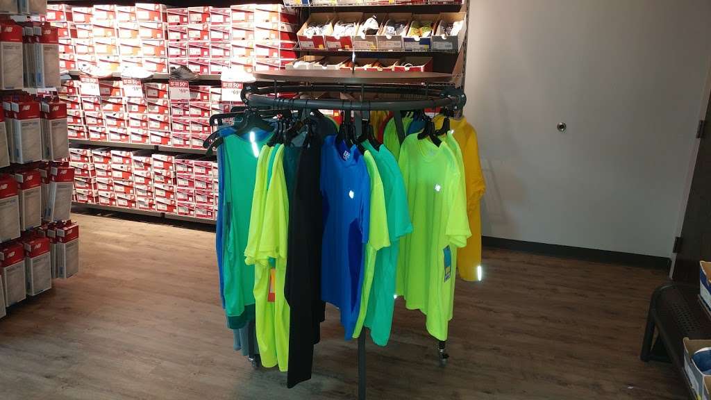 New Balance Factory Store Woodbury Commons | Woodbury Commons Premium Outlets, 177 Marigold Ct, Central Valley, NY 10917 | Phone: (845) 928-1122