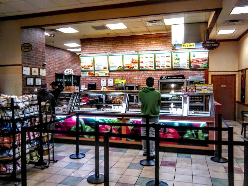 Subway | 2840 Packerland Way, Louisville, KY 40213, USA | Phone: (502) 966-6606