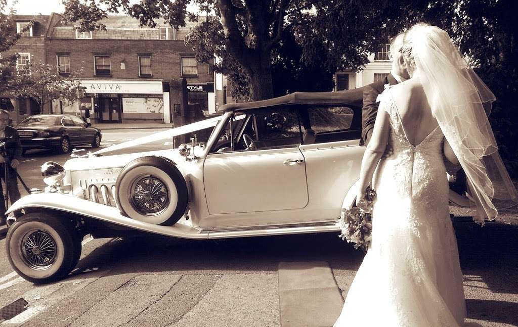 Weddings Cars of Herts | 25 Danesbury Park Rd, Welwyn, Codicote, Welwyn AL6 9SH, UK | Phone: 01438 717007