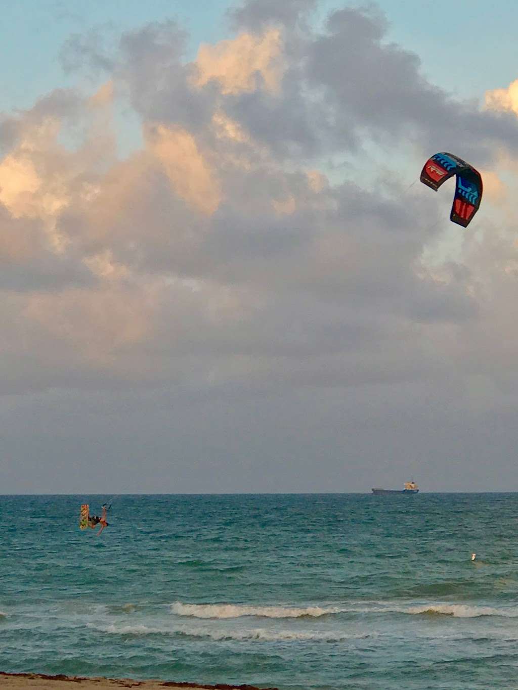 Kiteboarding beach. | Fort Lauderdale, FL 33316, USA