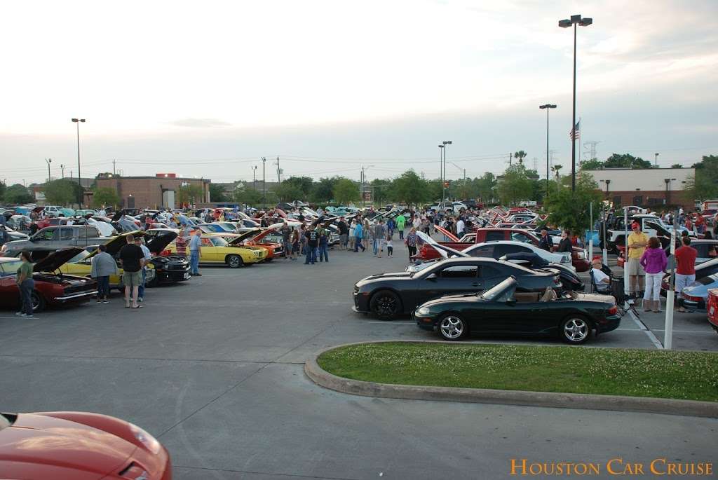 Kemah Car Meet & Show | 325 Marina Bay Dr, Kemah, TX 77565, USA