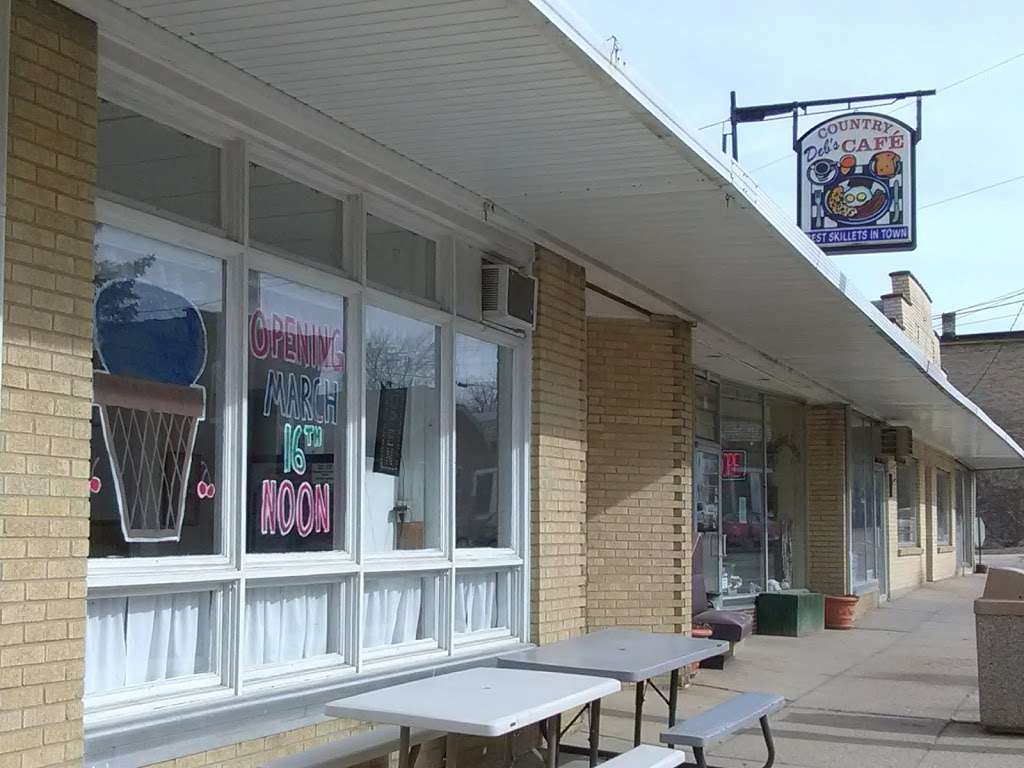 Darien Ice Cream Shoppe | 30 W Beloit St, Darien, WI 53114, USA | Phone: (262) 882-5060