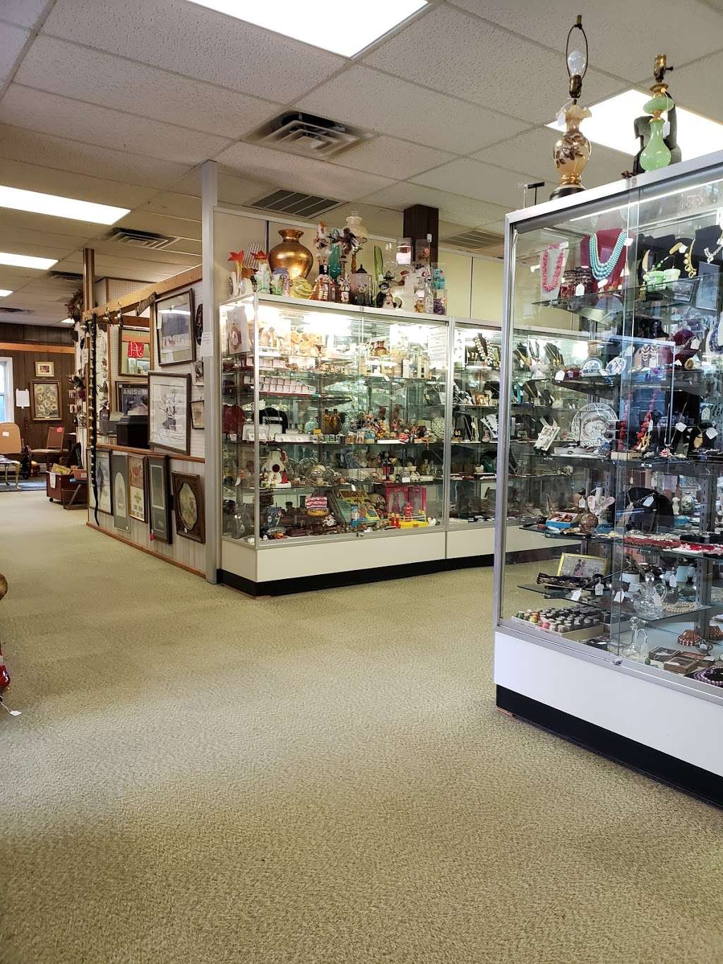 Pennsbury- Chadds Ford Antique Mall | 640 Baltimore Pike, Chadds Ford, PA 19317, USA | Phone: (610) 388-1620