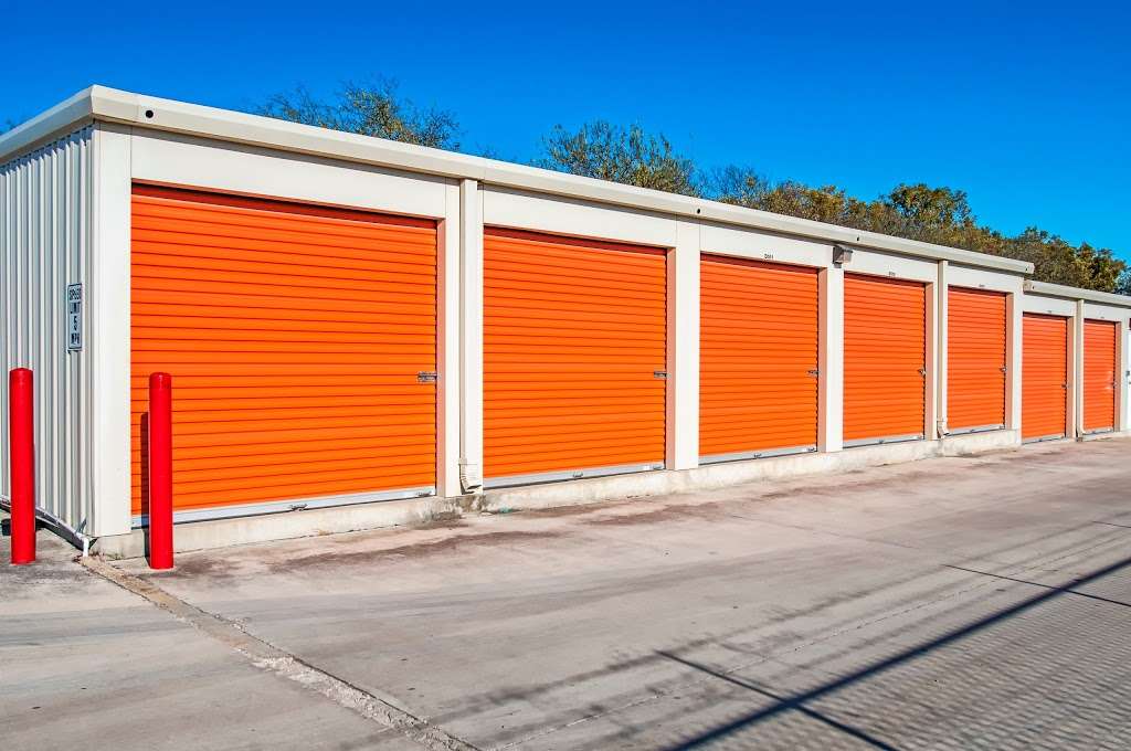 Lockaway Storage - Shaenfield | 8223 W Loop 1604 N, San Antonio, TX 78254, USA | Phone: (210) 899-7449