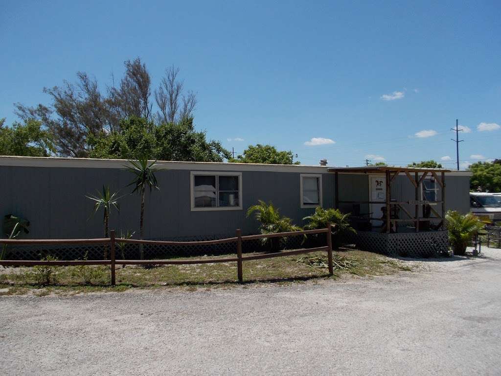 Mayberry’s RV Community | 925 Cheney Hwy, Titusville, FL 32780, USA | Phone: (321) 537-8539