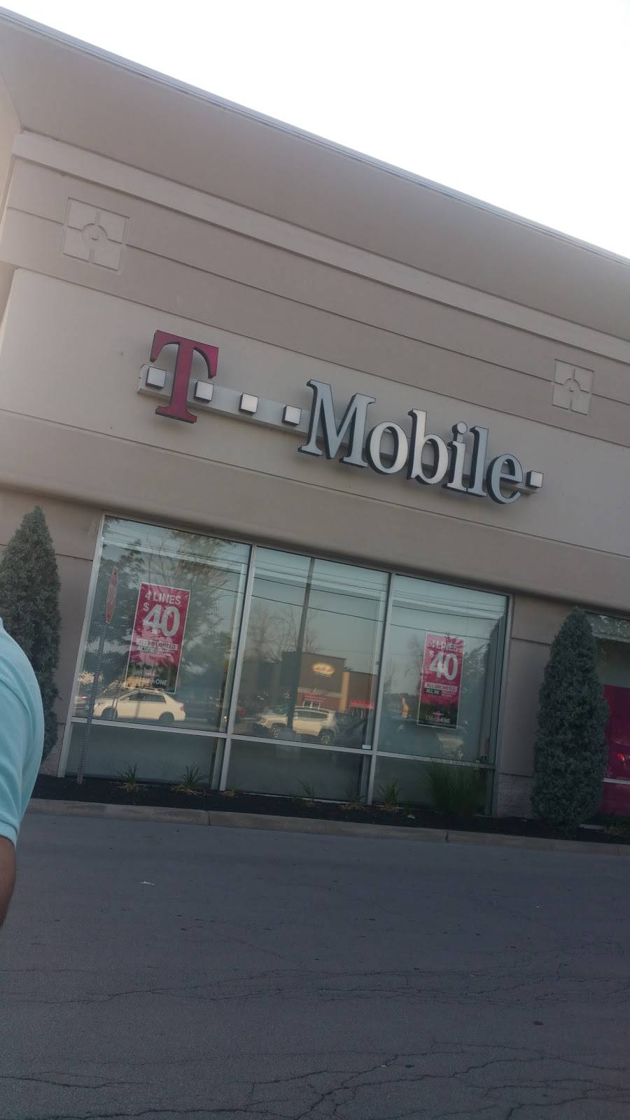 T-Mobile | 2190 Walden Ave #900, Cheektowaga, NY 14225, USA | Phone: (716) 684-1720