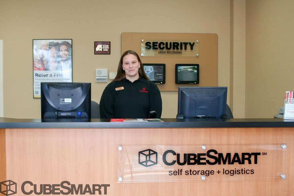 CubeSmart Self Storage | 20 Plantation Dr, Fredericksburg, VA 22406, USA | Phone: (540) 371-1266