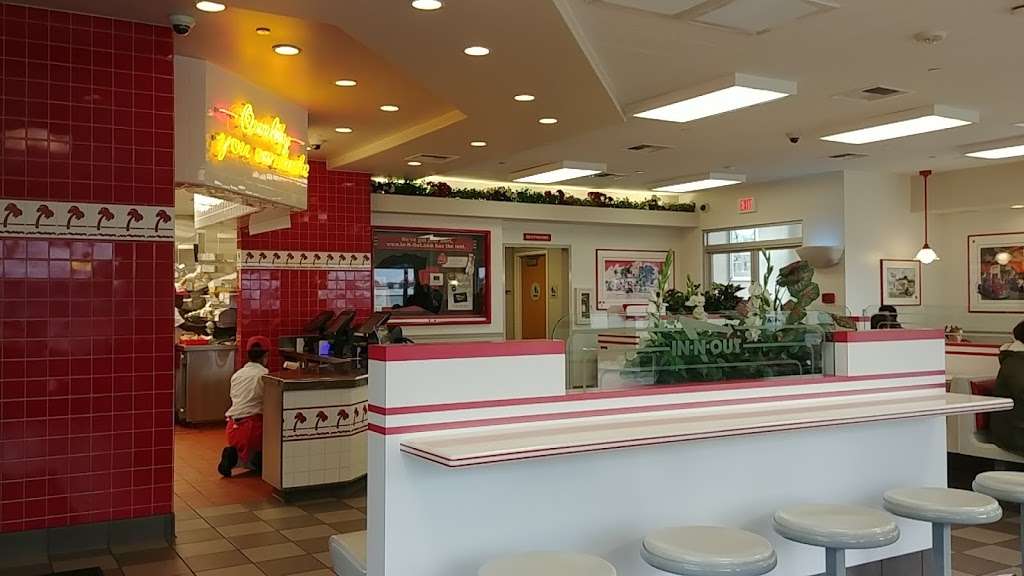 In-N-Out Burger | 740 N, I-35E, Lancaster, TX 75146, USA | Phone: (800) 786-1000