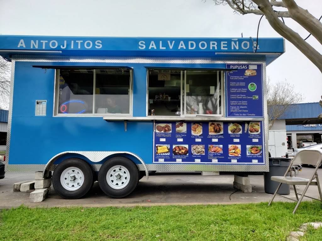 Antojitos salvadoreños | 1021 W William Cannon Dr, Austin, TX 78745, USA | Phone: (512) 781-0121