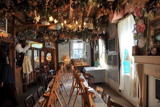 The Green Lace Lion | 42 S Main St, Allentown, NJ 08501, USA | Phone: (609) 575-4787