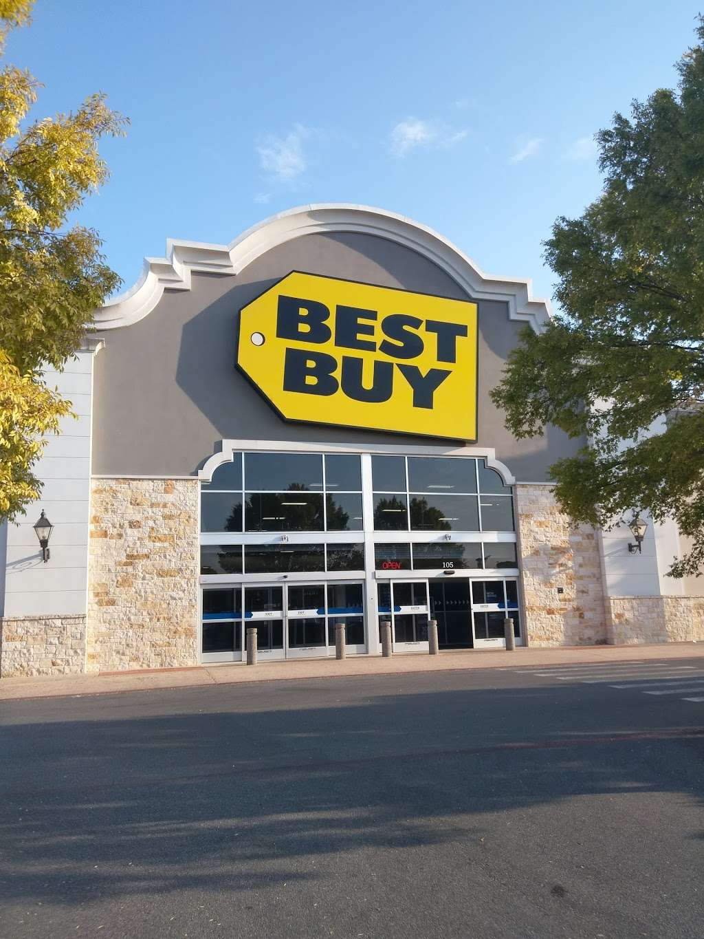 Best Buy | 17414 La Cantera Pkwy Ste 106, San Antonio, TX 78257, USA | Phone: (210) 694-0574