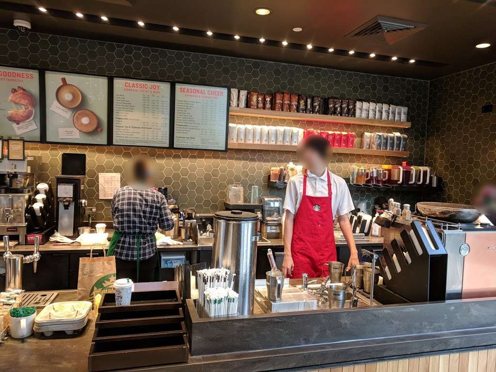 Starbucks | 2900 Center Valley Pkwy, Center Valley, PA 18034, USA | Phone: (610) 791-3056