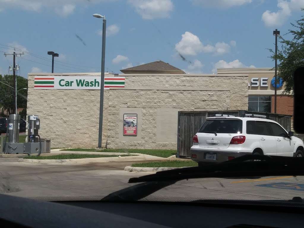 EXXON/7Eleven Car Wash | 542 Kitty Hawk Rd, Universal City, TX 78148, USA