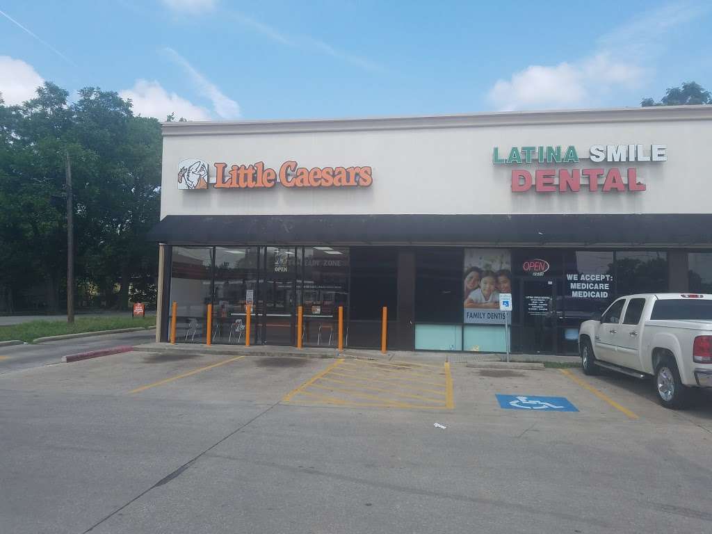 Little Caesars Pizza | 2603 Fulton St Suite A, Houston, TX 77009, USA | Phone: (713) 222-2212