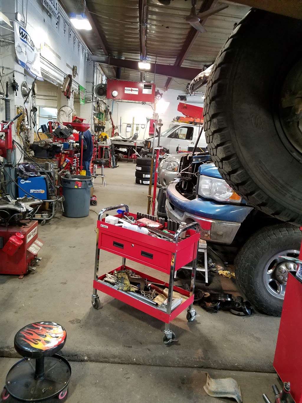 Albas Auto and Truck Repair | 105 N Harlan St, Lakewood, CO 80226, USA | Phone: (303) 922-7960