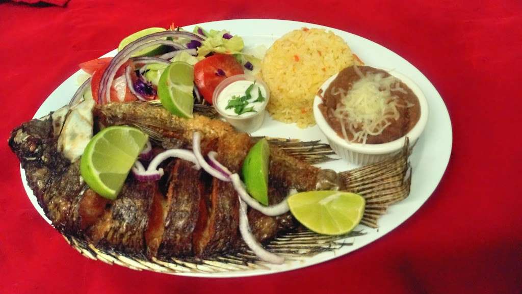 Reinas Restaurant | 9102 International Blvd, Oakland, CA 94603 | Phone: (510) 577-0776