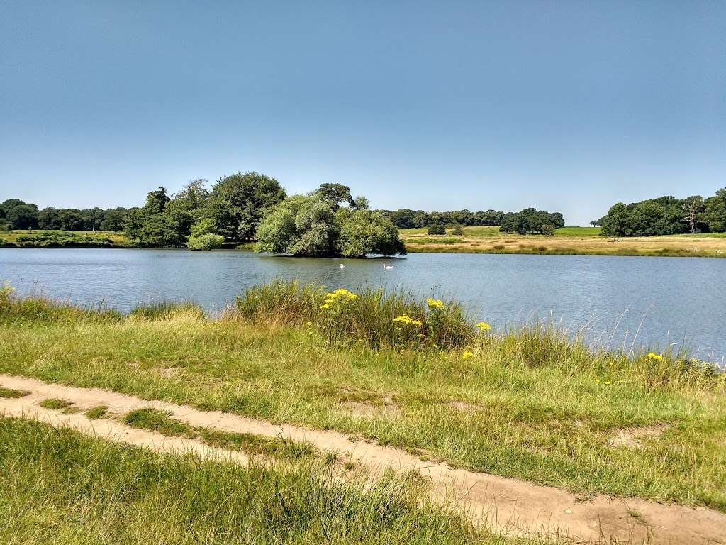 Richmond Park | Richmond, UK | Phone: 0300 061 2200