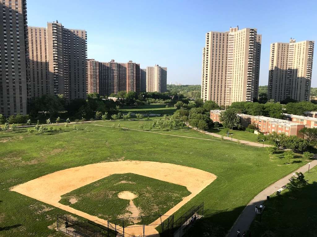 Co-op City Greenway | The Bronx, NY 10475, USA