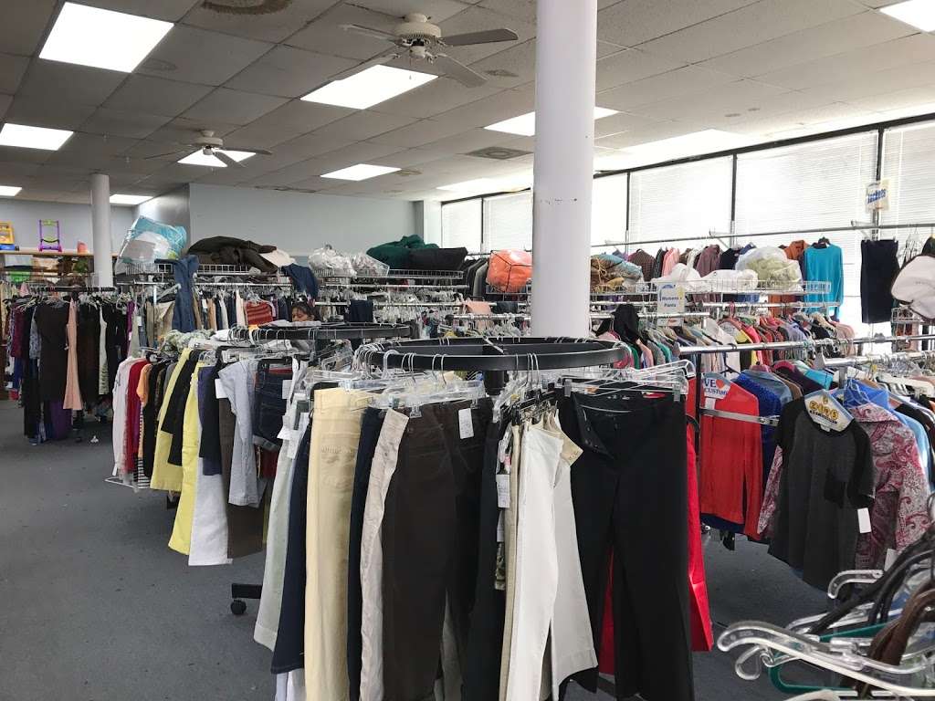 Tinas Consignments | 289 Muddy Branch Rd, Gaithersburg, MD 20878, USA | Phone: (301) 921-9220