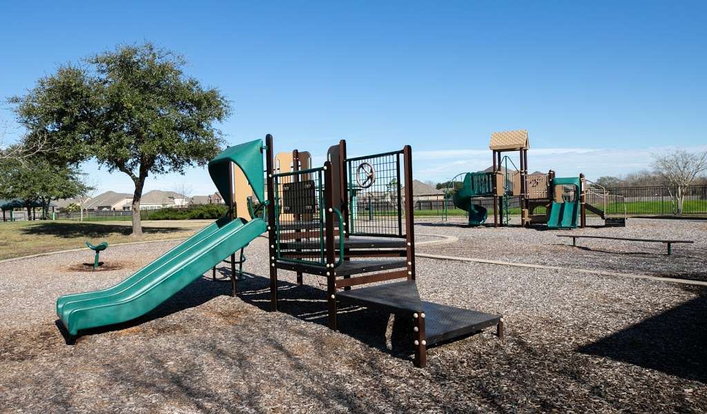 Pine Hollow Park | 1335 Pine Forest Dr, Pearland, TX 77581, USA | Phone: (281) 412-8900